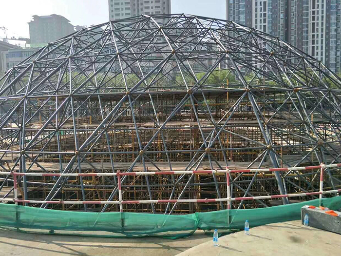 龙海球形网架钢结构施工
